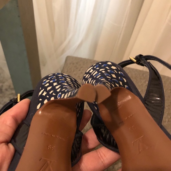 Sold Louis Vuitton Navy Monogram Satin Bow heels - Picture 6 of 8
